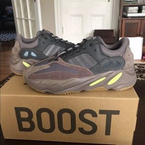 Yeezy Boost 700 Wave Runner